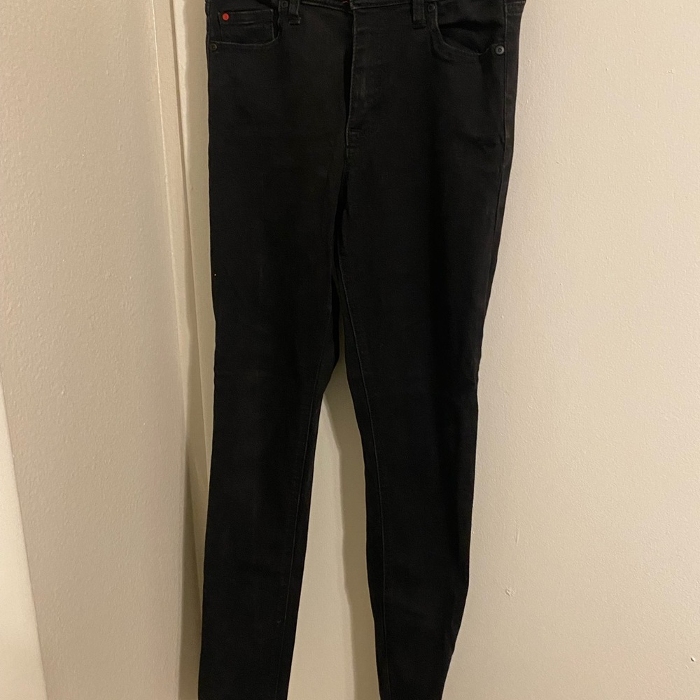Sleek Black Skinny Jeans for Women